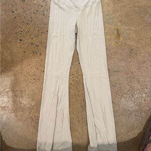 Aerie Cross Over High Rise Flare Yoga Pants in light green size medium